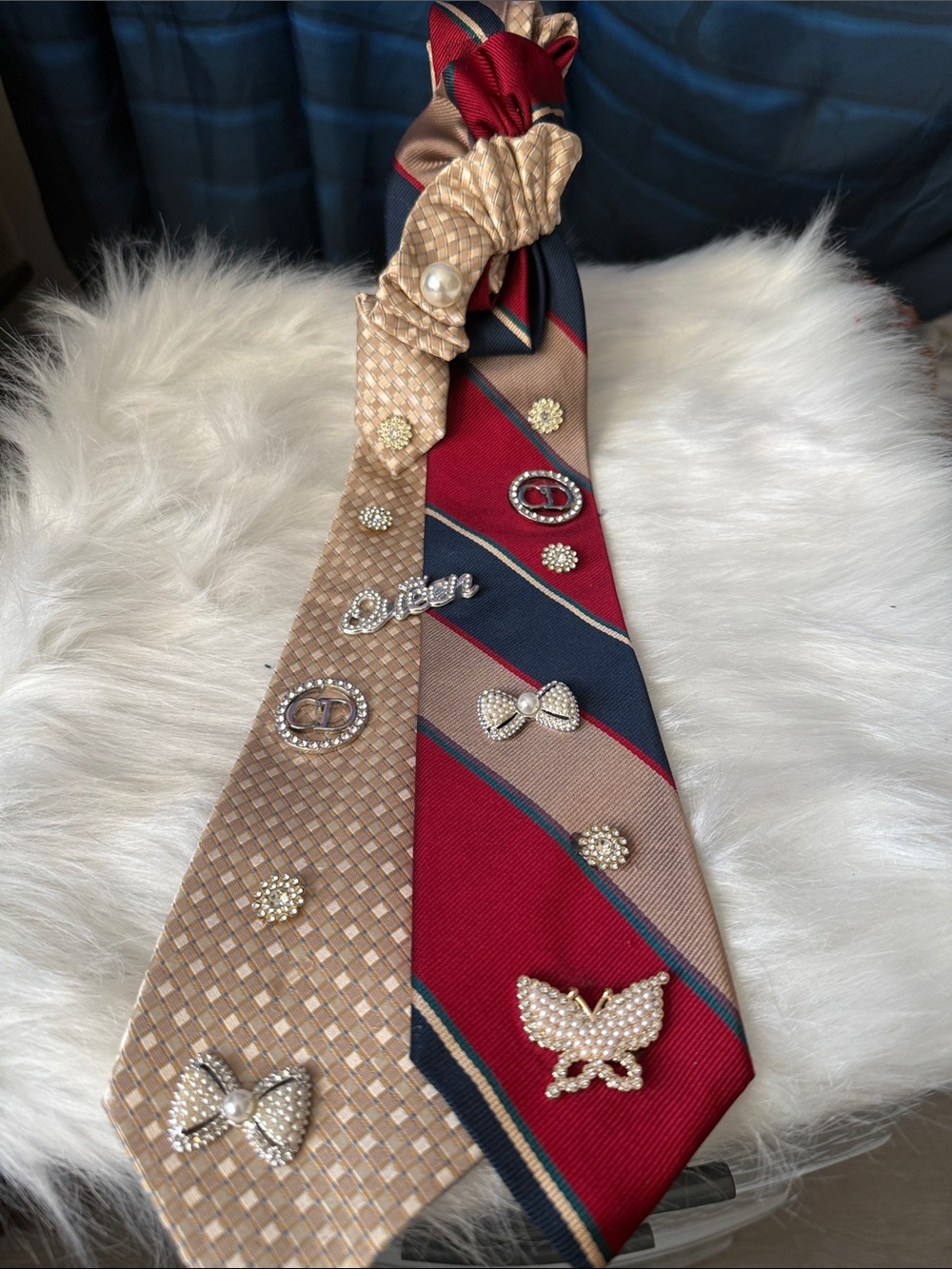 Junk Tie Red and Beige Decorative Pearl Brooch Tie - Designer-Inspired